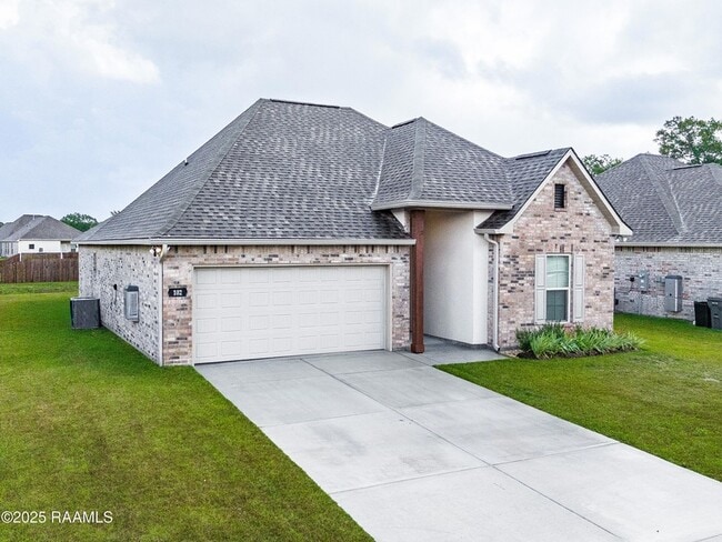 Building Photo - 102 Jubilation St