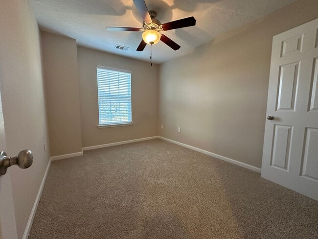 Building Photo - 2075 Reserve Ln