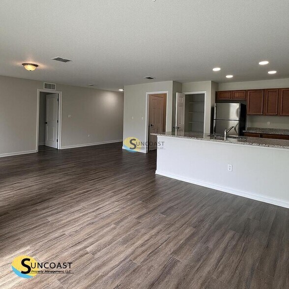 Building Photo - 8012 Hastings St