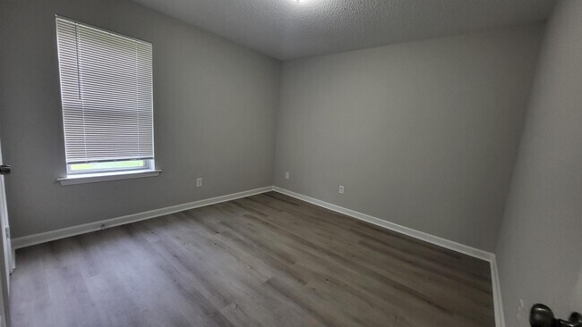 Building Photo - 3823 Rainford Dr