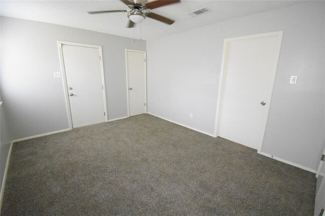 Building Photo - 4603 Meadowood Dr