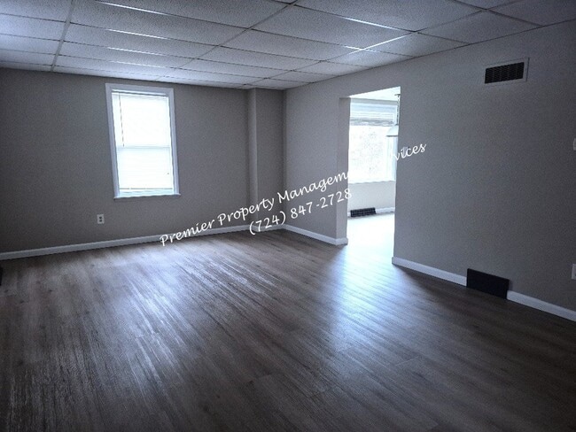 Building Photo - 1423 Beaver Rd