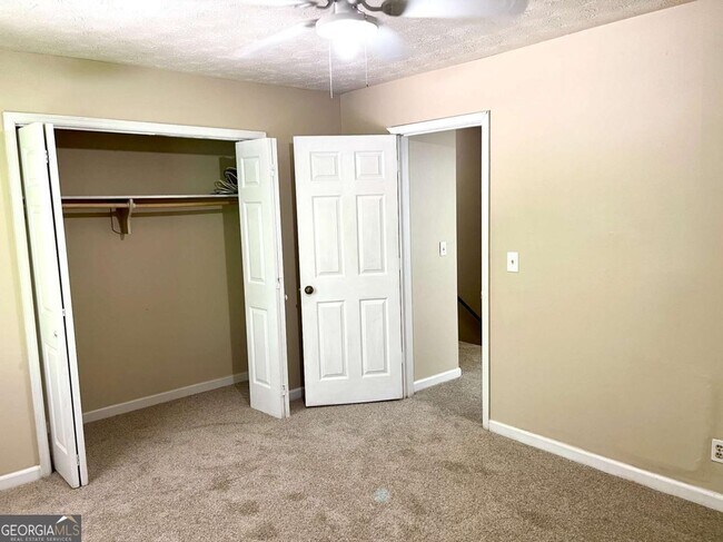 Building Photo - 470 S Jeff Davis Dr