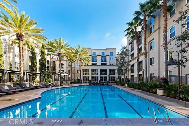 Building Photo - 1358 Scholarship