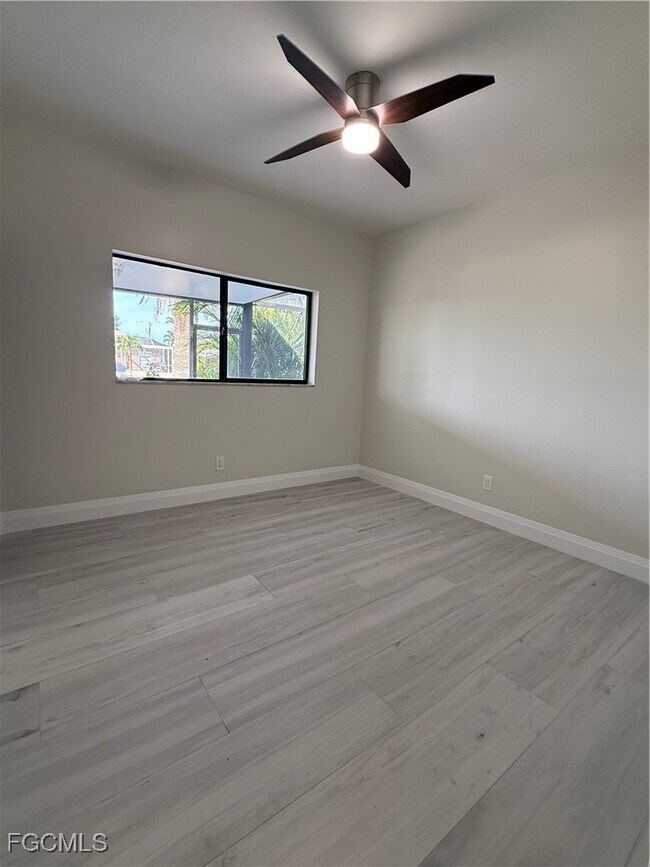 Building Photo - 711 SE 33rd Terrace