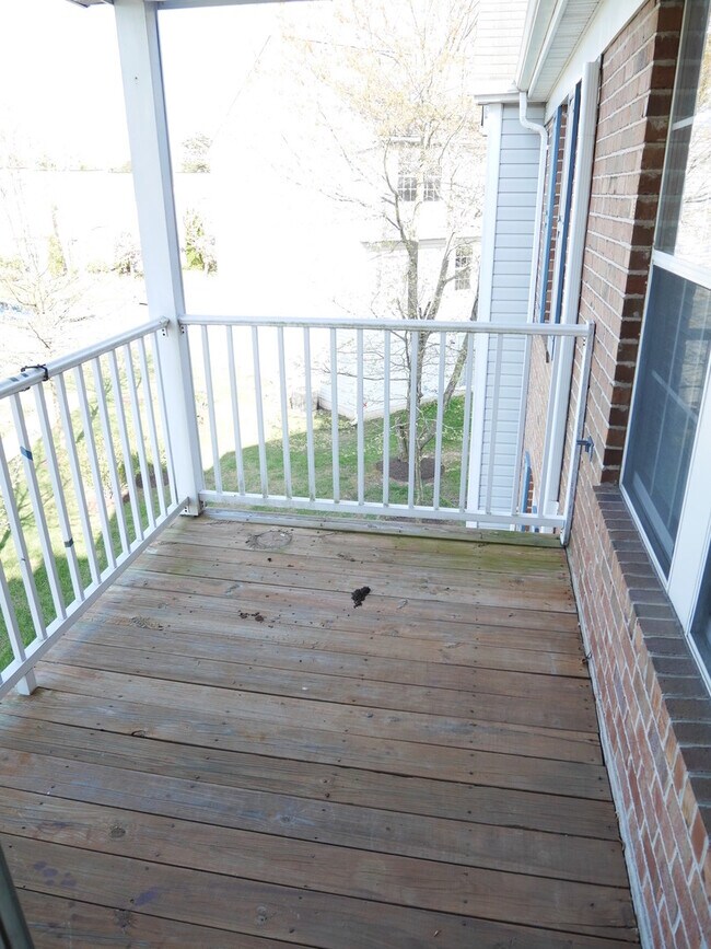 Building Photo - 2 Bedroom Condominium Located in Stonegate...