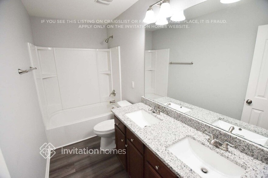 Building Photo - 1719 Eastway Dr