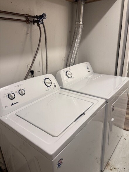 IN unit laundry - 15931 18th Pl N