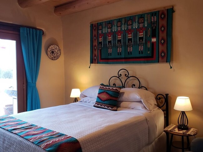 Building Photo - 28 W San Marcos Rd