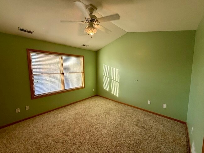 Building Photo - 721 Broderick Dr NE