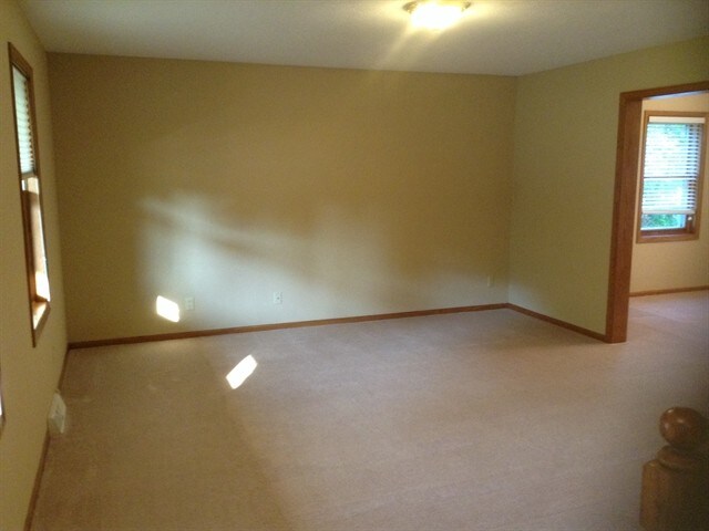 Building Photo - 430 E Clancy St