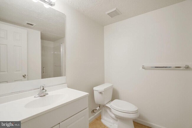 Building Photo - 6515 Field Master Dr