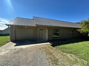 Building Photo - 84/94 Boone Crossing Drive