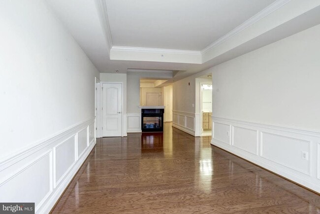 Building Photo - 320 S West St