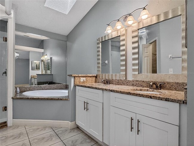 Building Photo - 2905 Colleen Cir