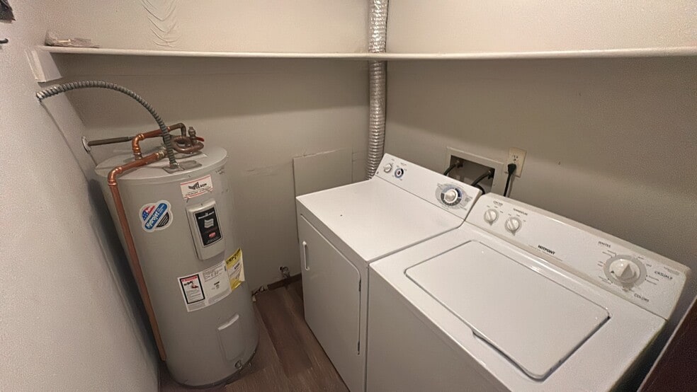 Building Photo - 1210 Iowa Ave