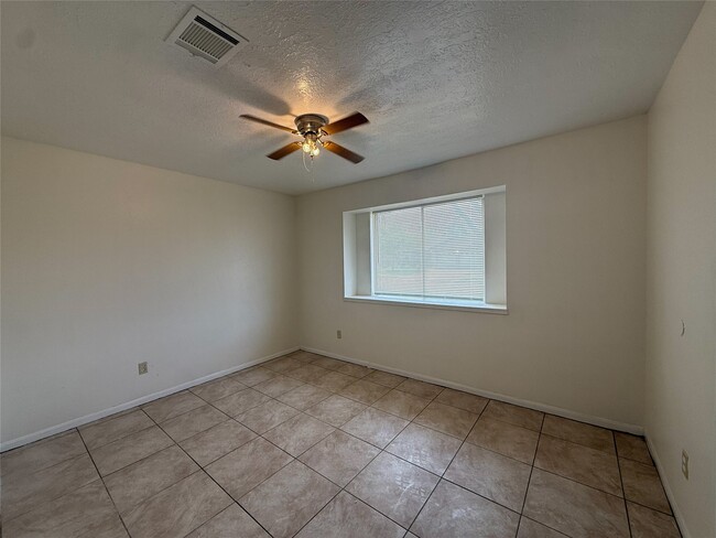 Building Photo - 4223 Steep Rock Dr