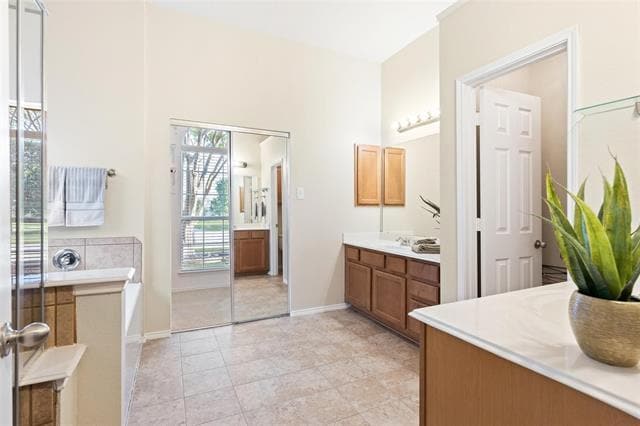 Building Photo - 9750 Grassland Dr