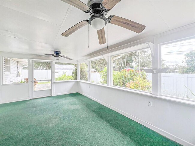 Building Photo - 2926 Forestgreen Dr S