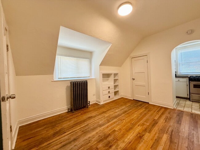 Building Photo - Unique Top floor Studio Apartment in Eclectic Capitol Hill House, Utilities Included!  Available ...