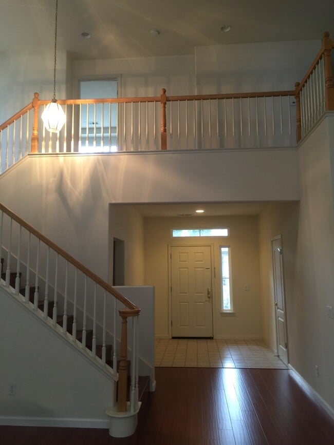 Building Photo - 2340 Pacifica Ct