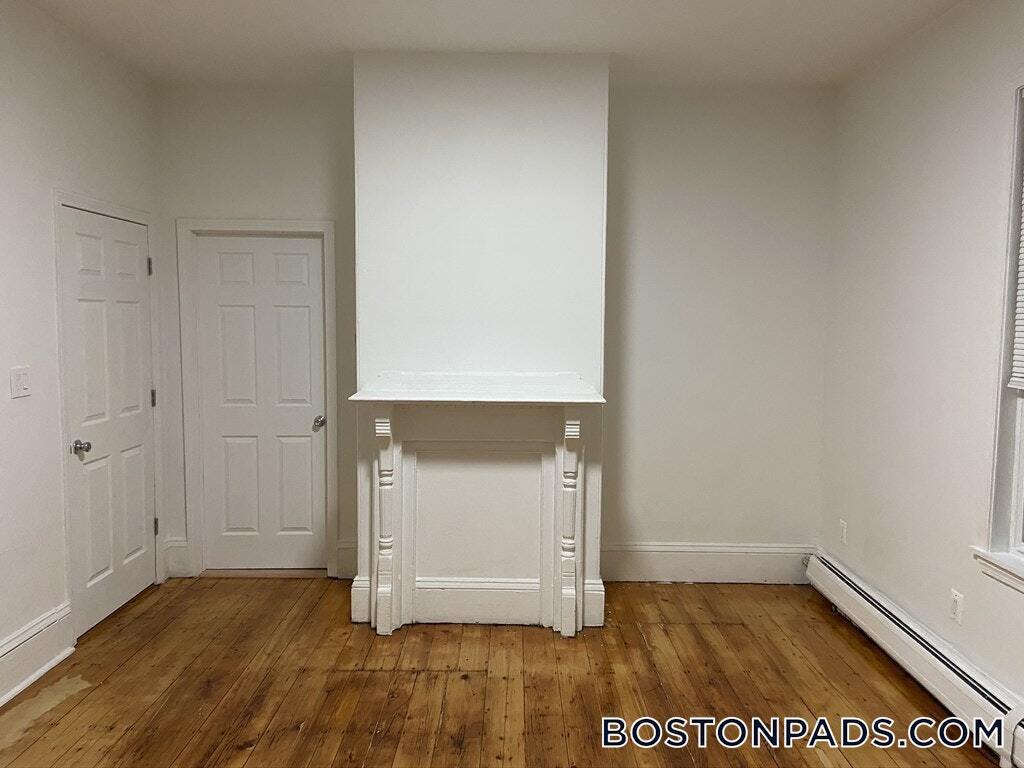 Building Photo - 252 Windsor St