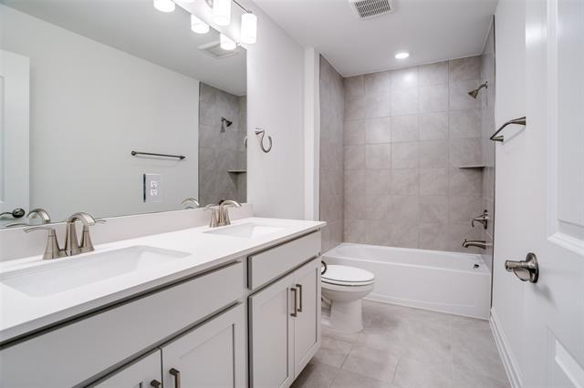 Building Photo - 1600 Tyler Dr