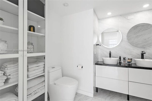 Building Photo - 2801 NE 183rd St