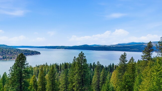 Building Photo - 2BR, 2BTH Executive Log Cabin Living Overlooking Carlin Bay on Lake Coeur d'Alene