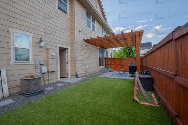 Building Photo - 10294 E 59th Ave