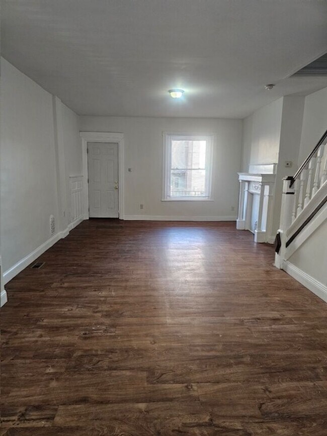 Building Photo - Large Home - Cobbs Creek