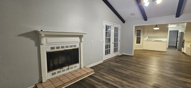 Building Photo - 211 Plantation Rd