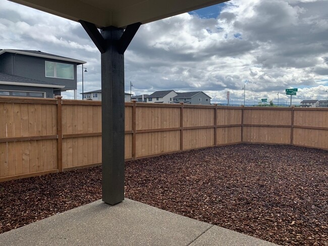 Building Photo - 7149 SE Bristletail Ln