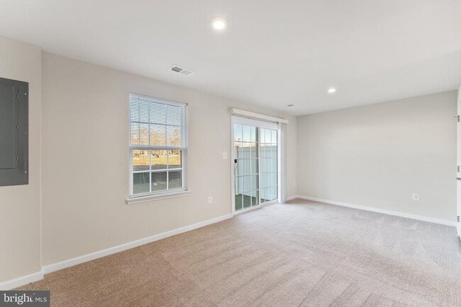 Building Photo - 36087 Fawn Ln