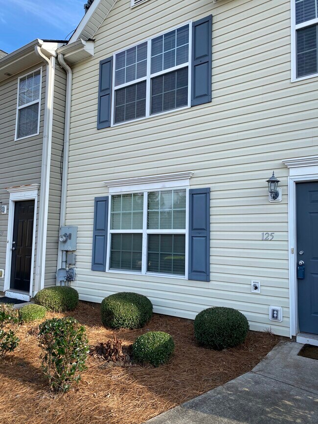 Building Photo - 125 Chastain Cir