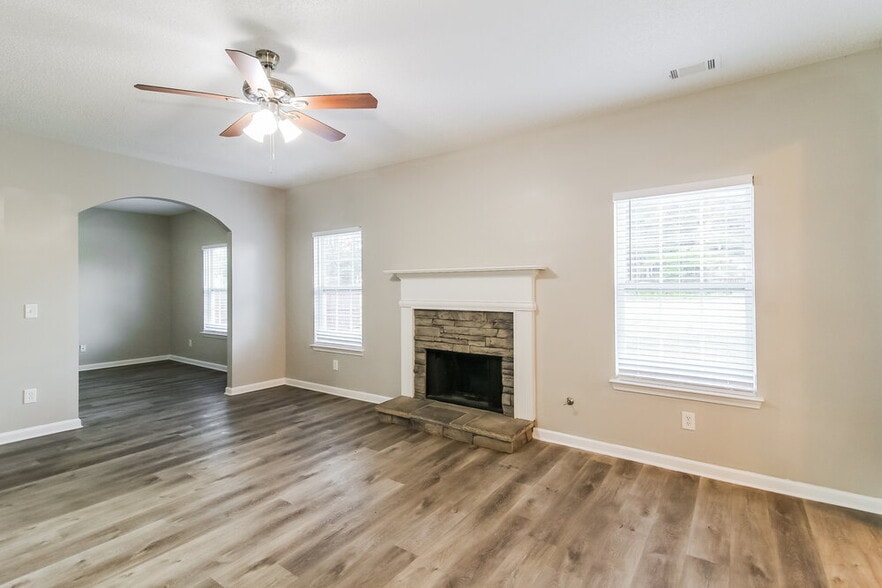 Building Photo - 6657 Delaware Bend