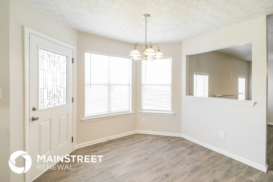 Building Photo - 605 Gardinia Dr