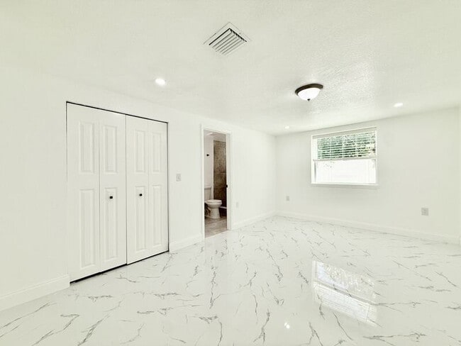 Building Photo - 2712 60th Ave N