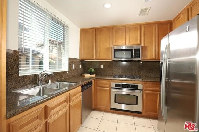 Building Photo - 211 Danbrook