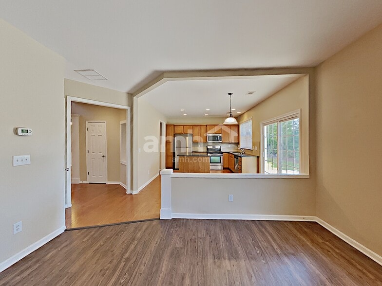 Building Photo - 818 Poplar Ter