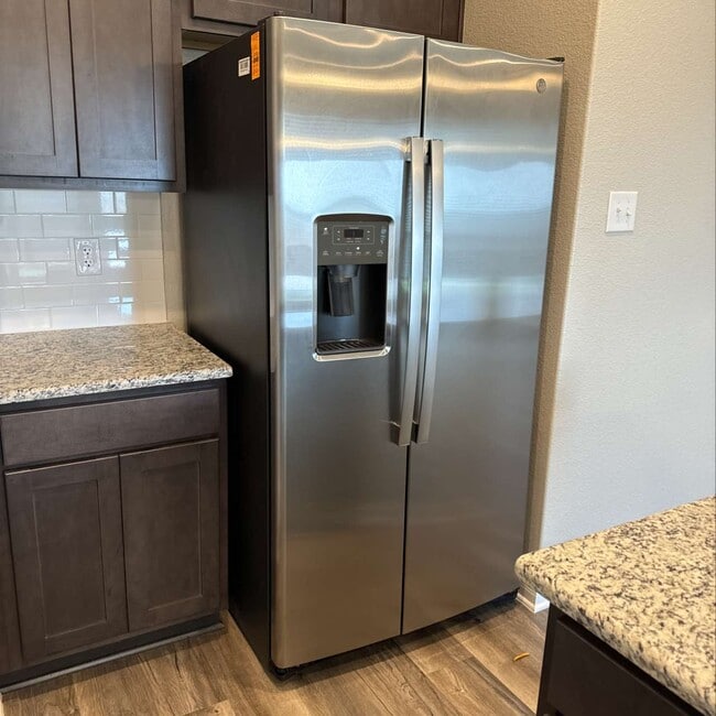 Building Photo - 1329 Aurora Grv Bnd