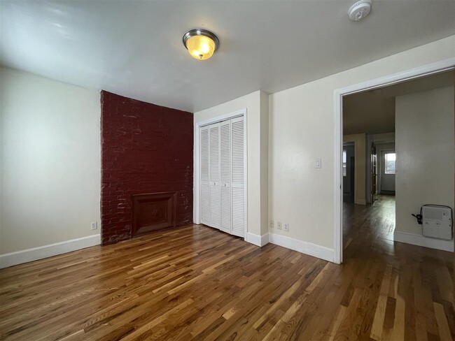 Building Photo - 204 Christopher Columbus Dr