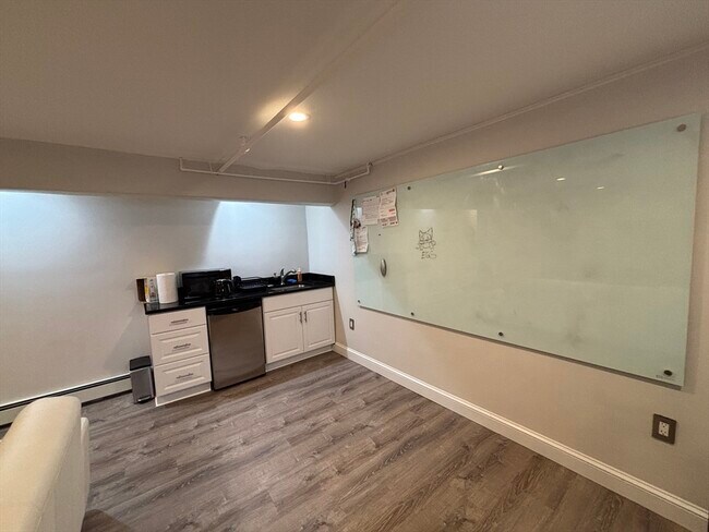 Building Photo - 44 Rolling Ln