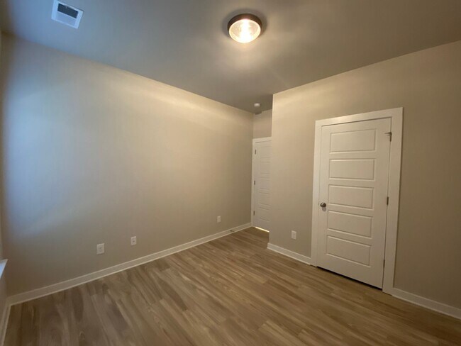 Building Photo - Home for Rent in Jemison, AL!