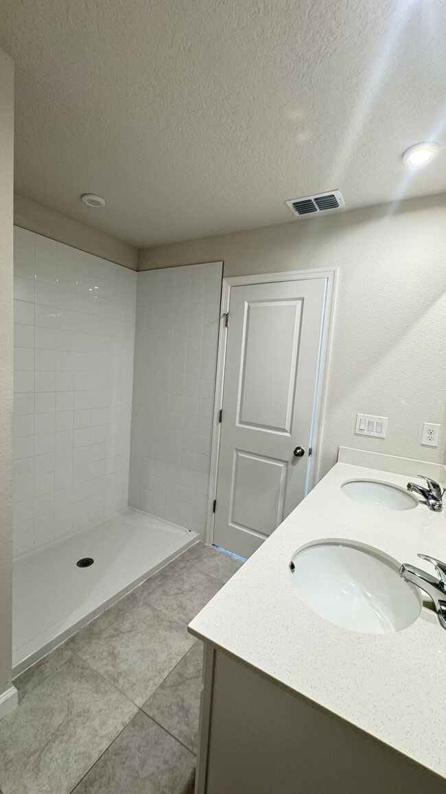 Building Photo - 7176 Luminary ln
