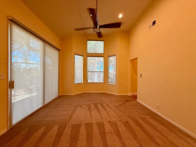 Building Photo - Gorgeous Spanish Trails 3BR House for lease!