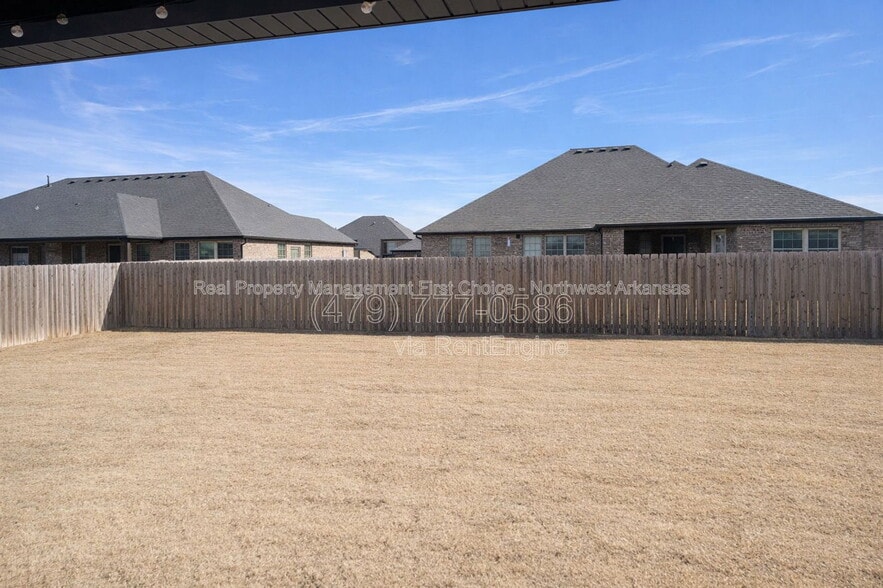 Building Photo - 431 Linda Ln