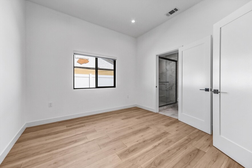 Building Photo - 6827 Ranchito Ave