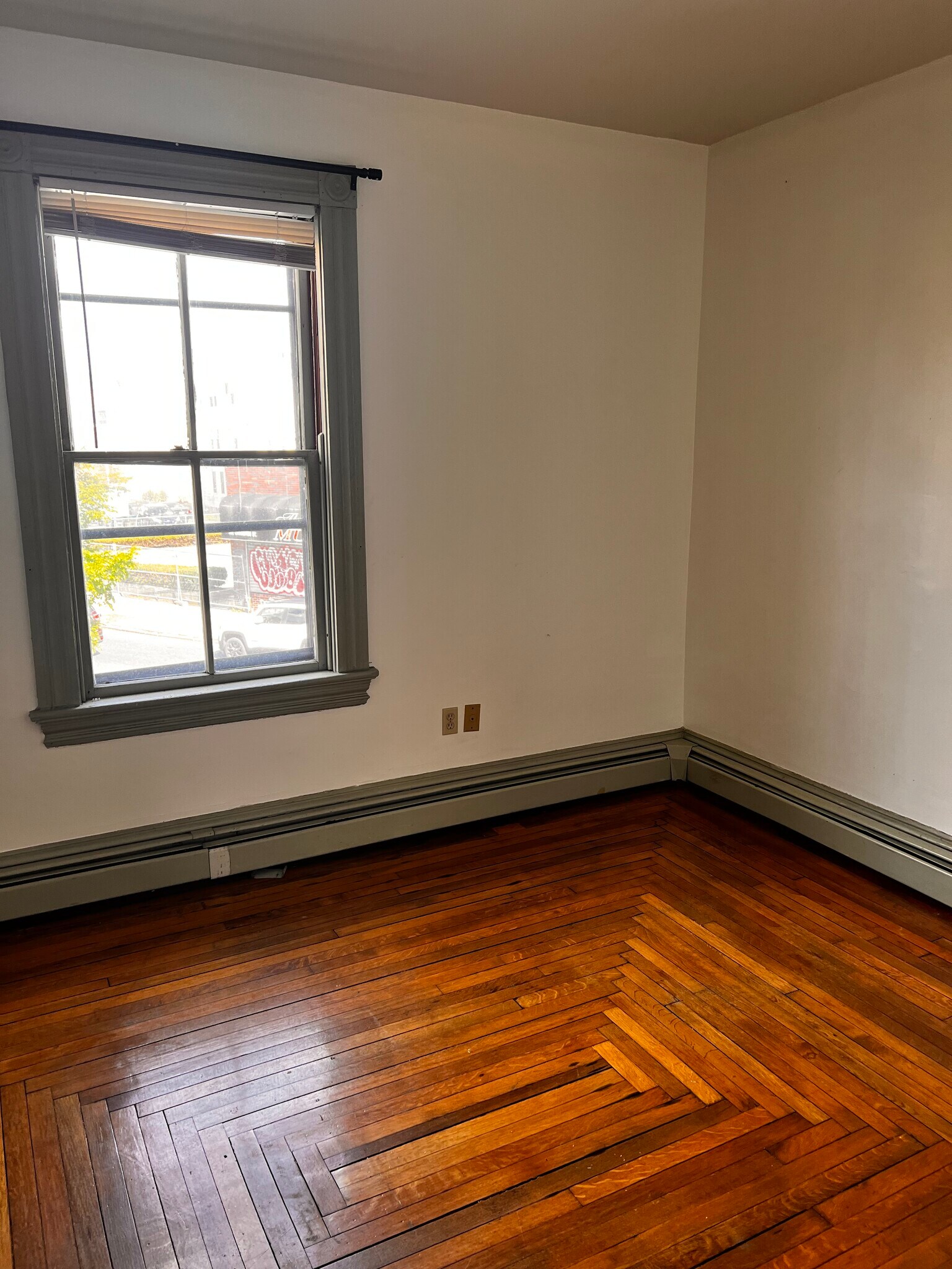 Building Photo - 397 Cranston St