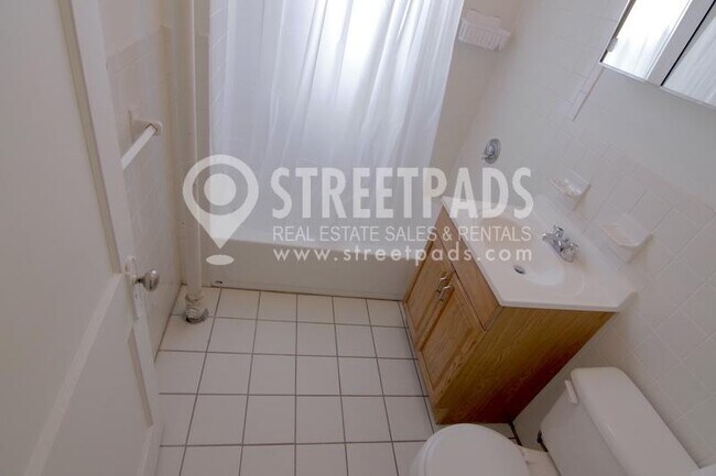 Building Photo - 1 bedroom in Somerville MA 02143
